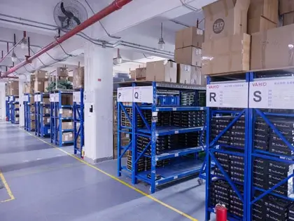 Vahid's warehouse